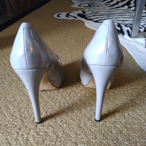 Gray stilettos size 8.5 - Picture 3 of 7